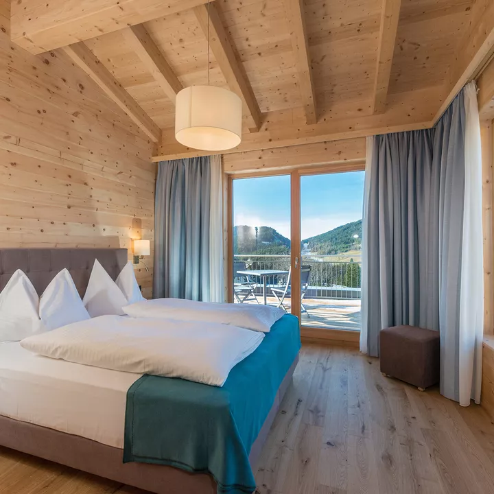 Penthouse med panoramafönster och vardagsrum