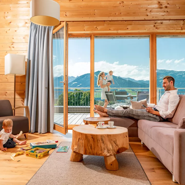 Penthouse med panoramafönster och vardagsrum